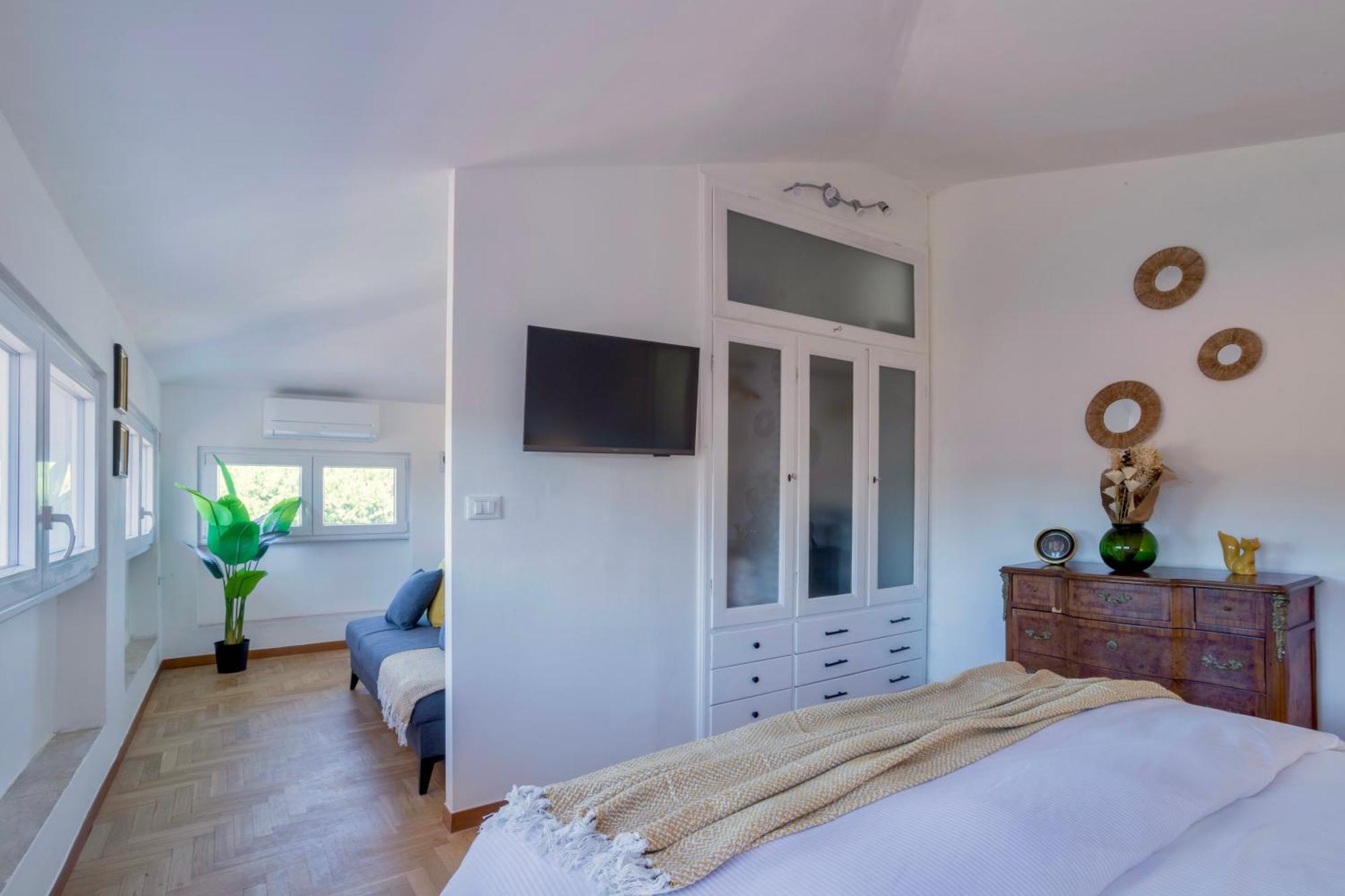 Isotta - Chic Flat With A Natural View Of Apartamento